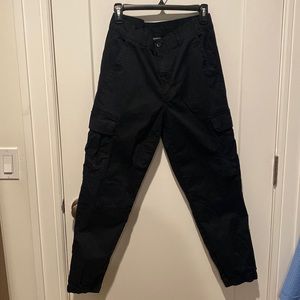 AE Super Highwaisted black cargo joggers